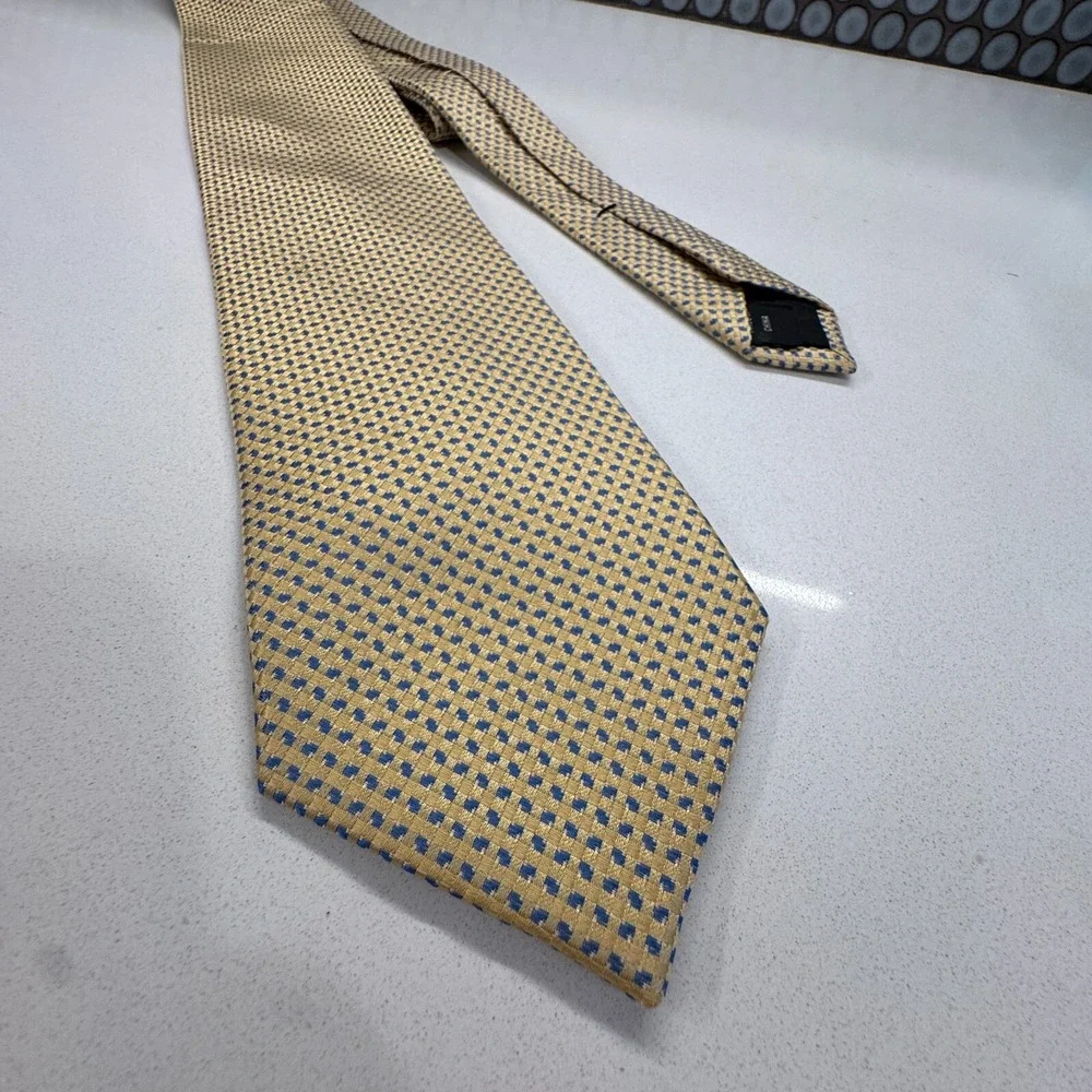 Michael Kors‎ Tie Gold Geometric 100% Silk Necktie Blue Textured Luxury Casual